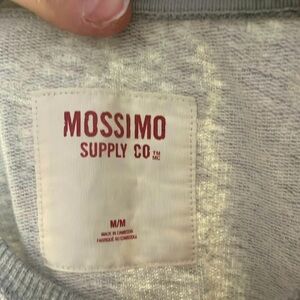 Women’s size M Mossimo Supply Co. Sweatshirt scoop neck. True to size